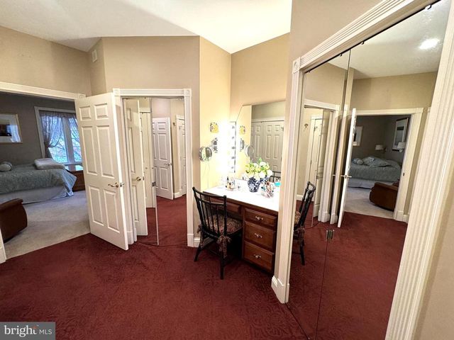 160 LOWER GRANDVIEW RD, State College, PA 16801