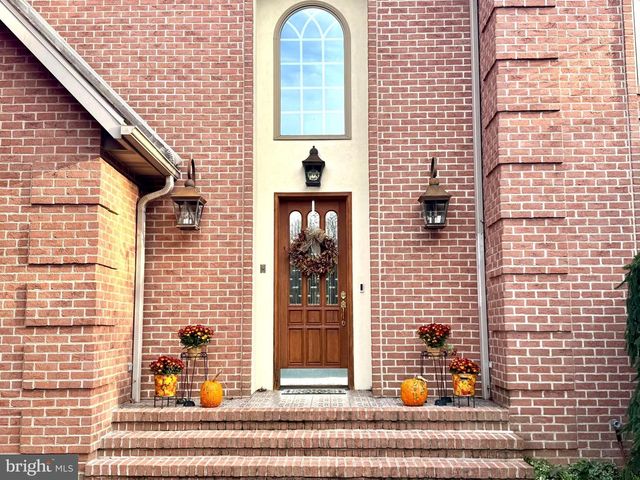 160 LOWER GRANDVIEW RD, State College, PA 16801