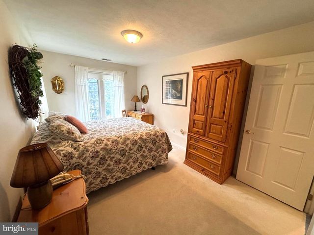 160 LOWER GRANDVIEW RD, State College, PA 16801