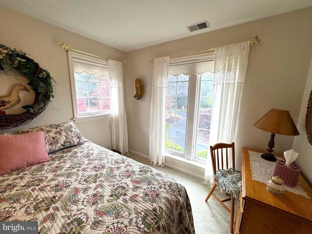 160 LOWER GRANDVIEW RD, State College, PA 16801