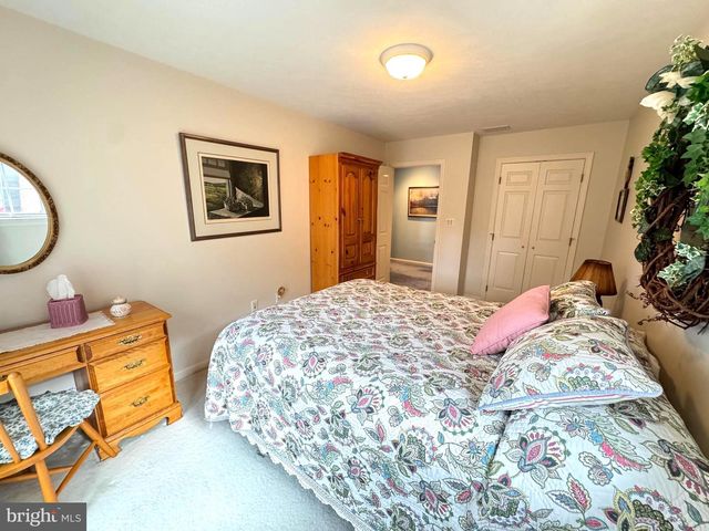 160 LOWER GRANDVIEW RD, State College, PA 16801