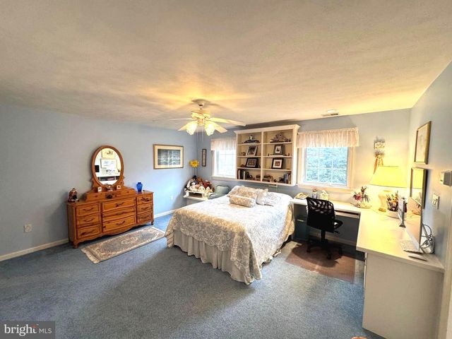 160 LOWER GRANDVIEW RD, State College, PA 16801