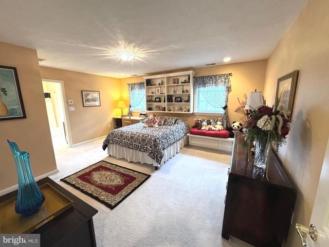 160 LOWER GRANDVIEW RD, State College, PA 16801