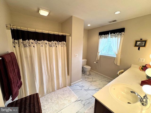 160 LOWER GRANDVIEW RD, State College, PA 16801