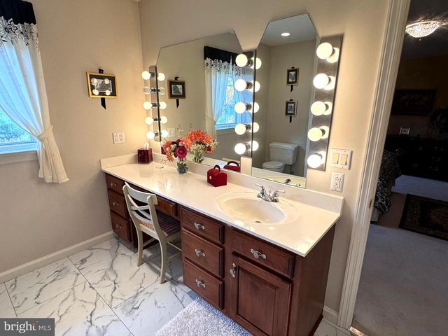 160 LOWER GRANDVIEW RD, State College, PA 16801