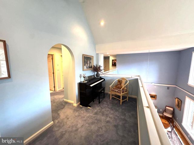 160 LOWER GRANDVIEW RD, State College, PA 16801