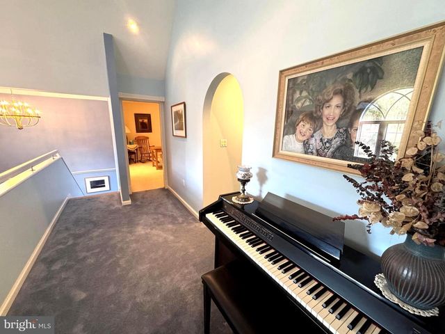 160 LOWER GRANDVIEW RD, State College, PA 16801