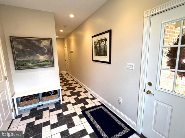 160 LOWER GRANDVIEW RD, State College, PA 16801