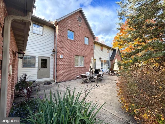 160 LOWER GRANDVIEW RD, State College, PA 16801