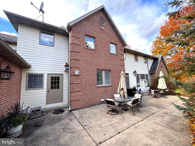 160 LOWER GRANDVIEW RD, State College, PA 16801