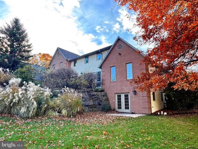 160 LOWER GRANDVIEW RD, State College, PA 16801