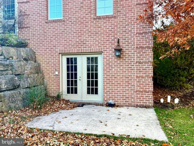 160 LOWER GRANDVIEW RD, State College, PA 16801