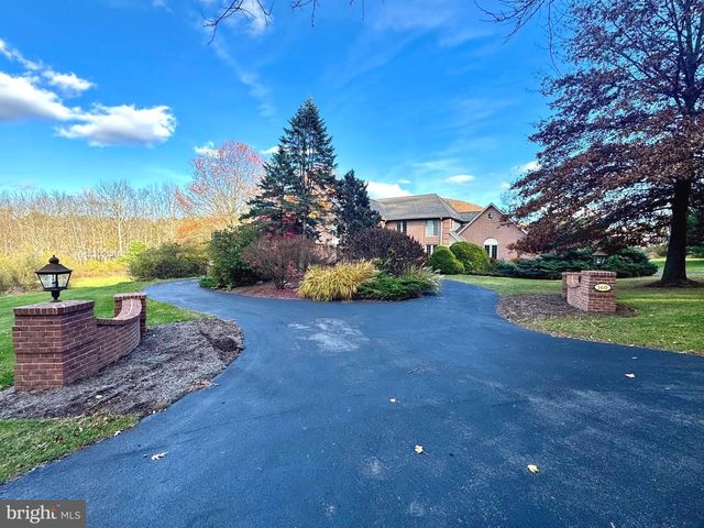 160 LOWER GRANDVIEW RD, State College, PA 16801