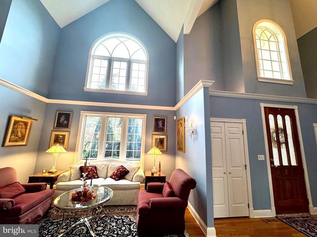 160 LOWER GRANDVIEW RD, State College, PA 16801