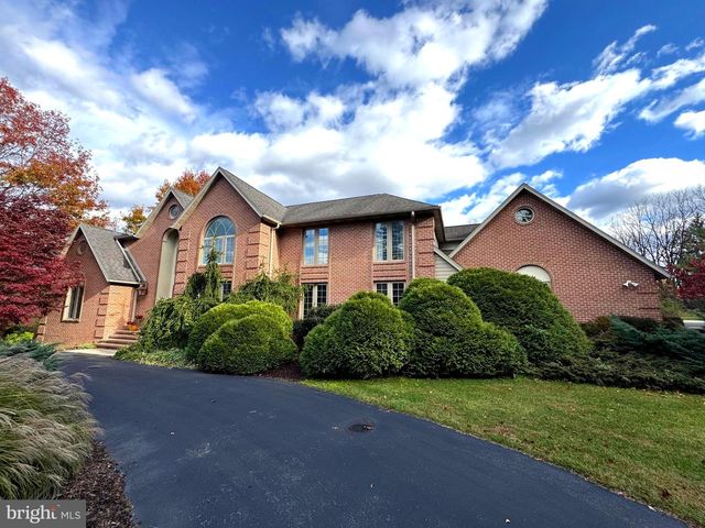 160 LOWER GRANDVIEW RD, State College, PA 16801