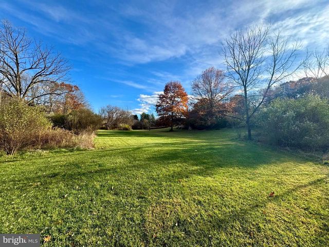 160 LOWER GRANDVIEW RD, State College, PA 16801