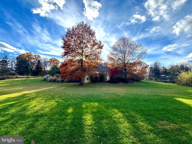 160 LOWER GRANDVIEW RD, State College, PA 16801