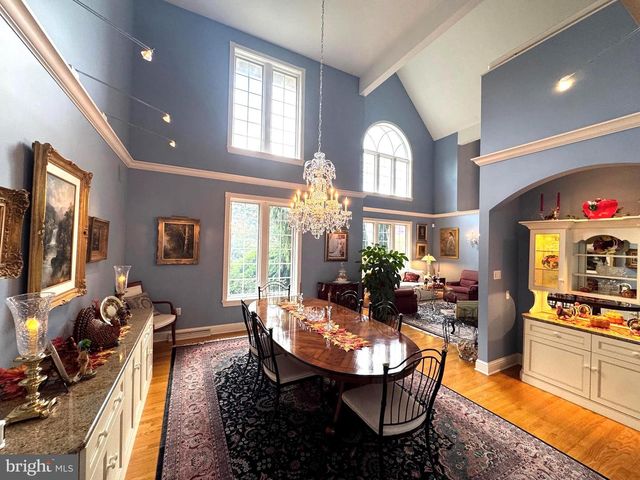 160 LOWER GRANDVIEW RD, State College, PA 16801