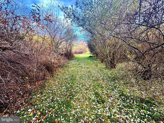 160 LOWER GRANDVIEW RD, State College, PA 16801