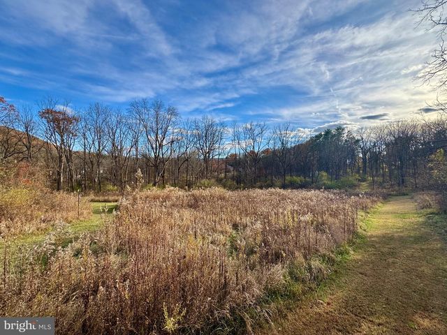 160 LOWER GRANDVIEW RD, State College, PA 16801