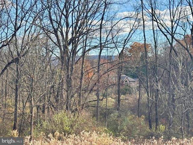 160 LOWER GRANDVIEW RD, State College, PA 16801