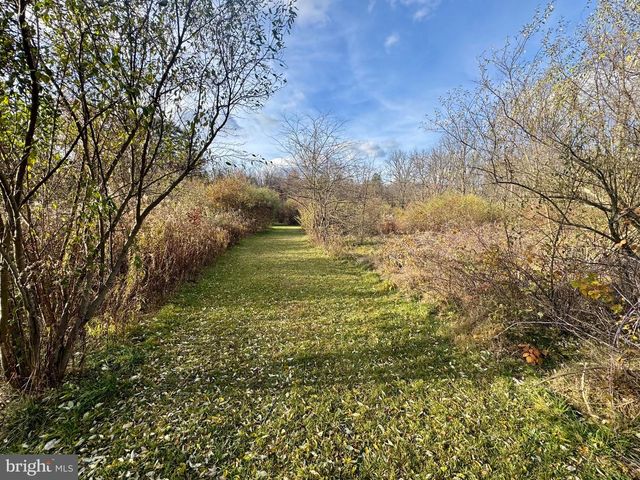 160 LOWER GRANDVIEW RD, State College, PA 16801