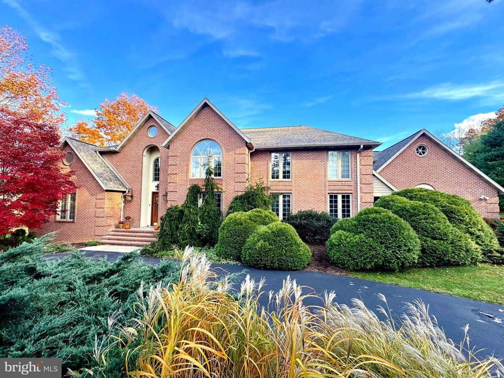 160 LOWER GRANDVIEW RD, State College, PA 16801