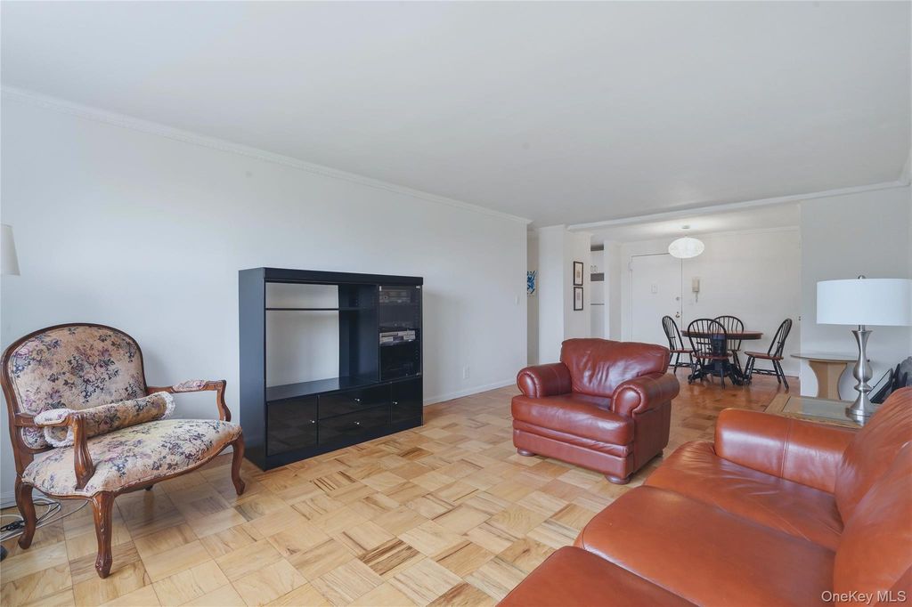 25 Franklin Avenue 6D, White Plains, NY 10601 — photo 4