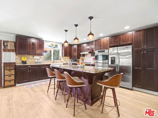 670 Tranquil Lane, Simi Valley, CA 93065