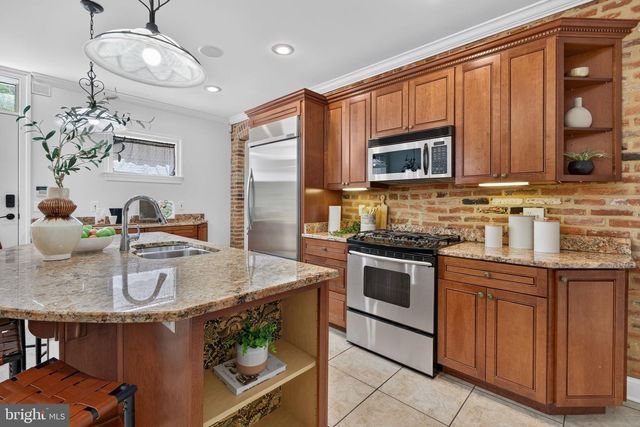 2932 DILLON ST, Baltimore, MD 21224