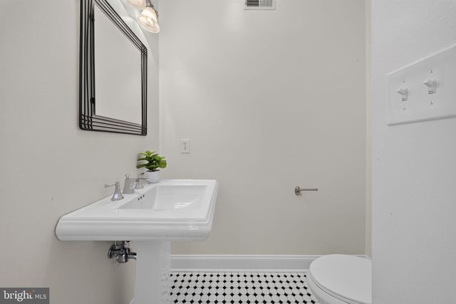 2932 DILLON ST, Baltimore, MD 21224