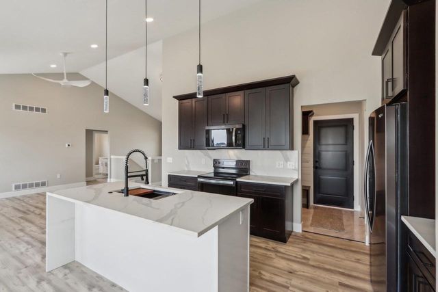 224 Falcon Court, Sauk City, WI 53583