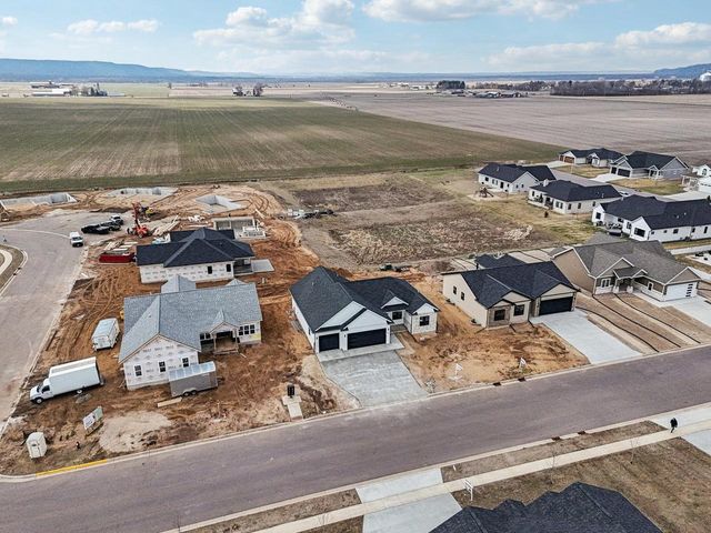 224 Falcon Court, Sauk City, WI 53583