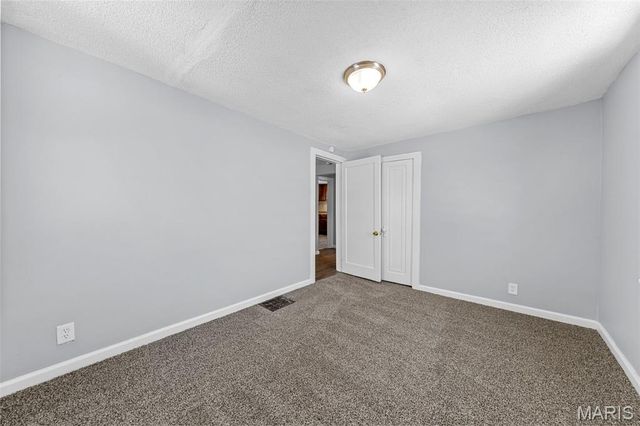 9386 Golden Gate Road, St Louis, MO 63144