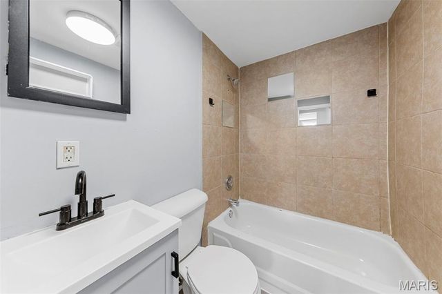 9386 Golden Gate Road, St Louis, MO 63144