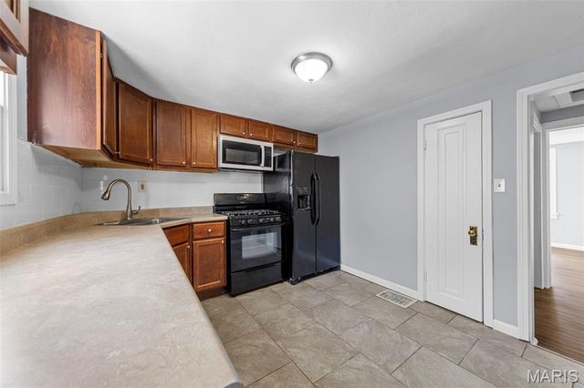 9386 Golden Gate Road, St Louis, MO 63144