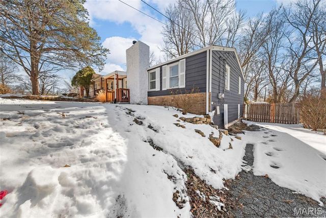 9386 Golden Gate Road, St Louis, MO 63144