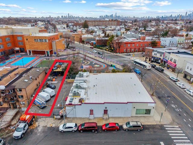 1 73rd Place, Maspeth, NY 11378