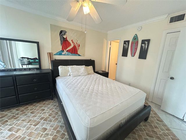 121 Golden Isles Dr 104, Hallandale Beach, FL 33009