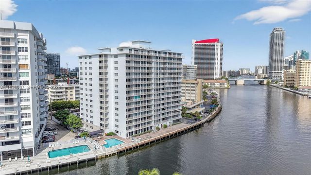 121 Golden Isles Dr 104, Hallandale Beach, FL 33009