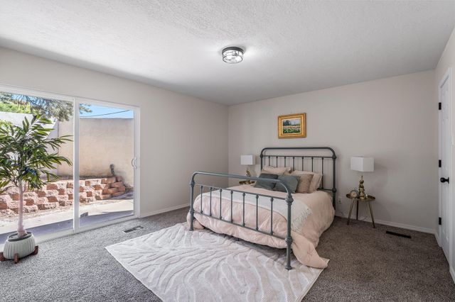 1701 Miracerros Place NE, Albuquerque, NM 87106