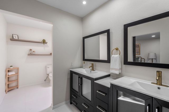 1701 Miracerros Place NE, Albuquerque, NM 87106