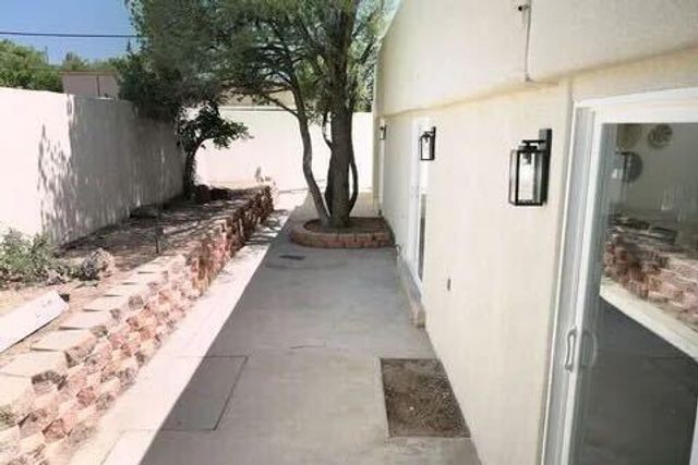 1701 Miracerros Place NE, Albuquerque, NM 87106