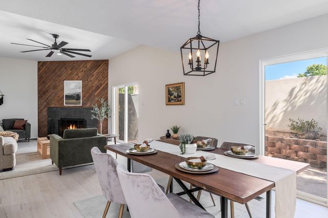 1701 Miracerros Place NE, Albuquerque, NM 87106