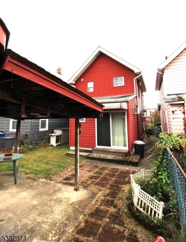 425 Davis Ave, Kearny Town, NJ 07032