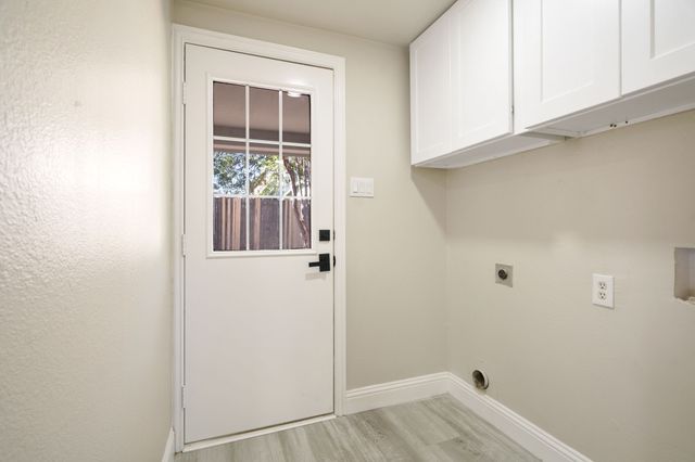 6702 Flamewood Drive, Arlington, TX 76001