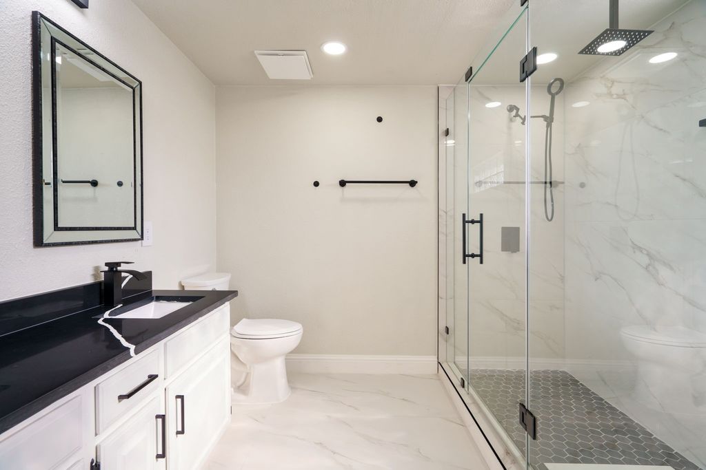 6702 Flamewood Drive, Arlington, TX 76001