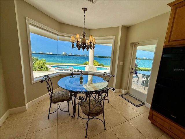 376 W ROYAL FLAMINGO DRIVE, Sarasota, FL 34236