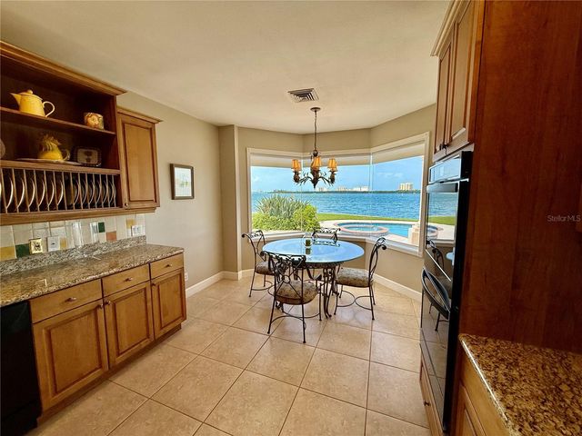 376 W ROYAL FLAMINGO DRIVE, Sarasota, FL 34236