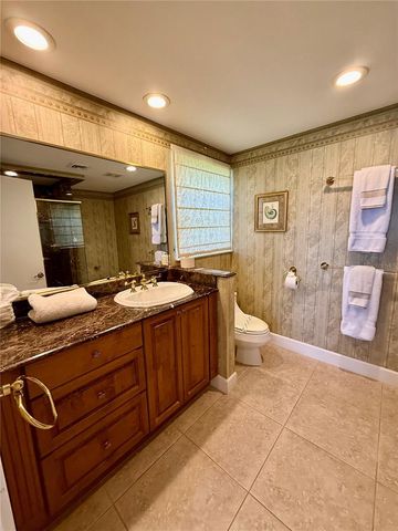 376 W ROYAL FLAMINGO DRIVE, Sarasota, FL 34236